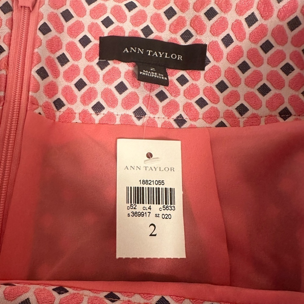 NWT Pink and dark gray geometric Ann Taylor Skirt - Picture 3 of 5